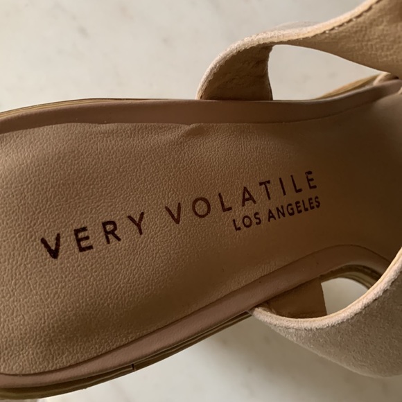 Very Volatile Women’s Ashlee Dress Sandal - Picture 15 of 16